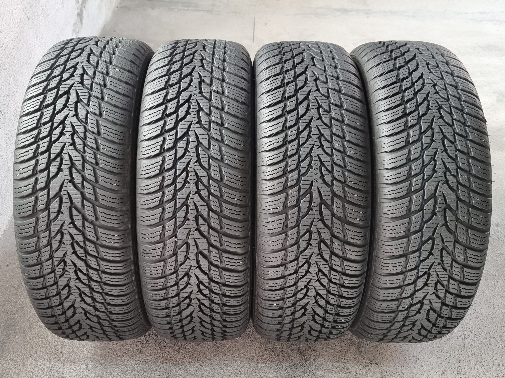 175/65/15 Nokian 4Броя: 260лв 8мм