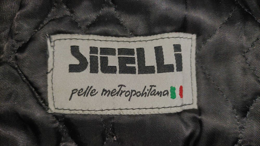 Vand scurta de piele naturala, de dama, cu gluga captusita la interior