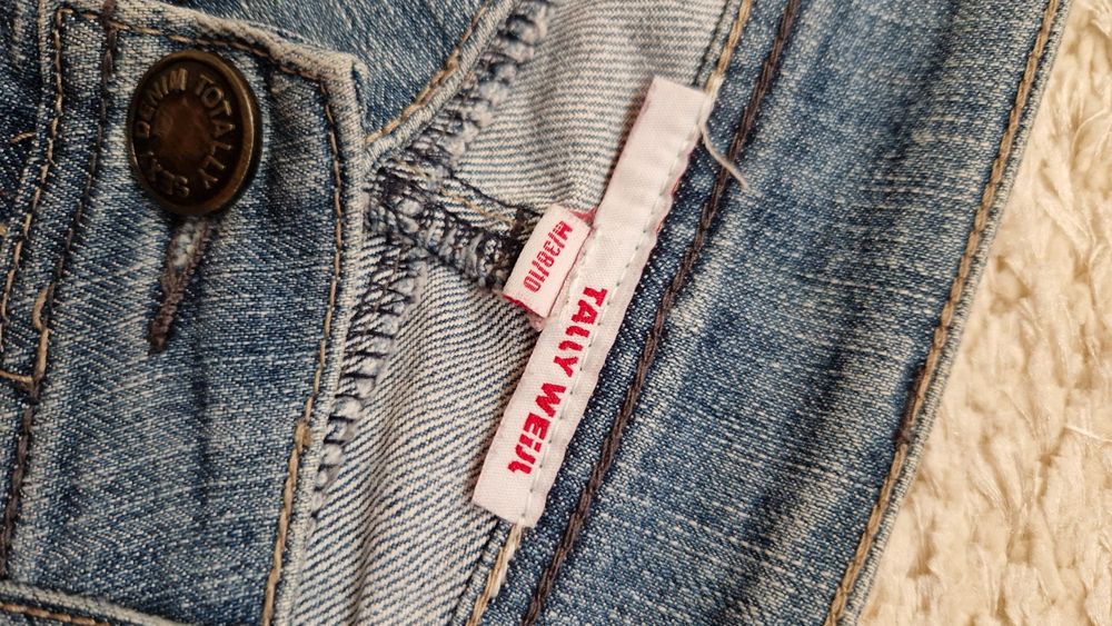 Blugi de vara, talie joasa