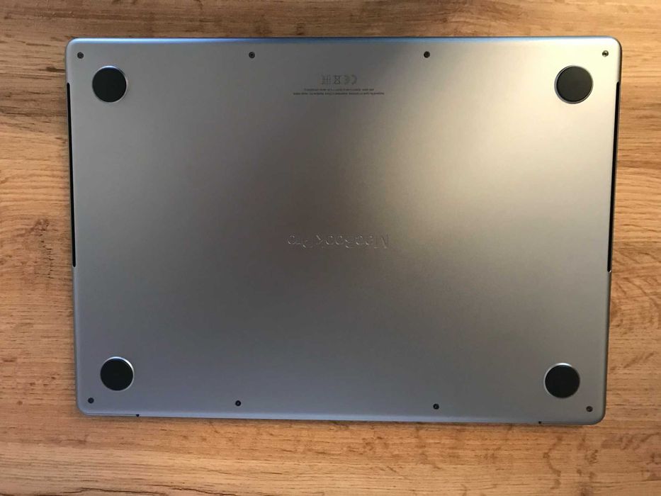MacBook Pro 14 M3--2023--8GB RAM 1TB