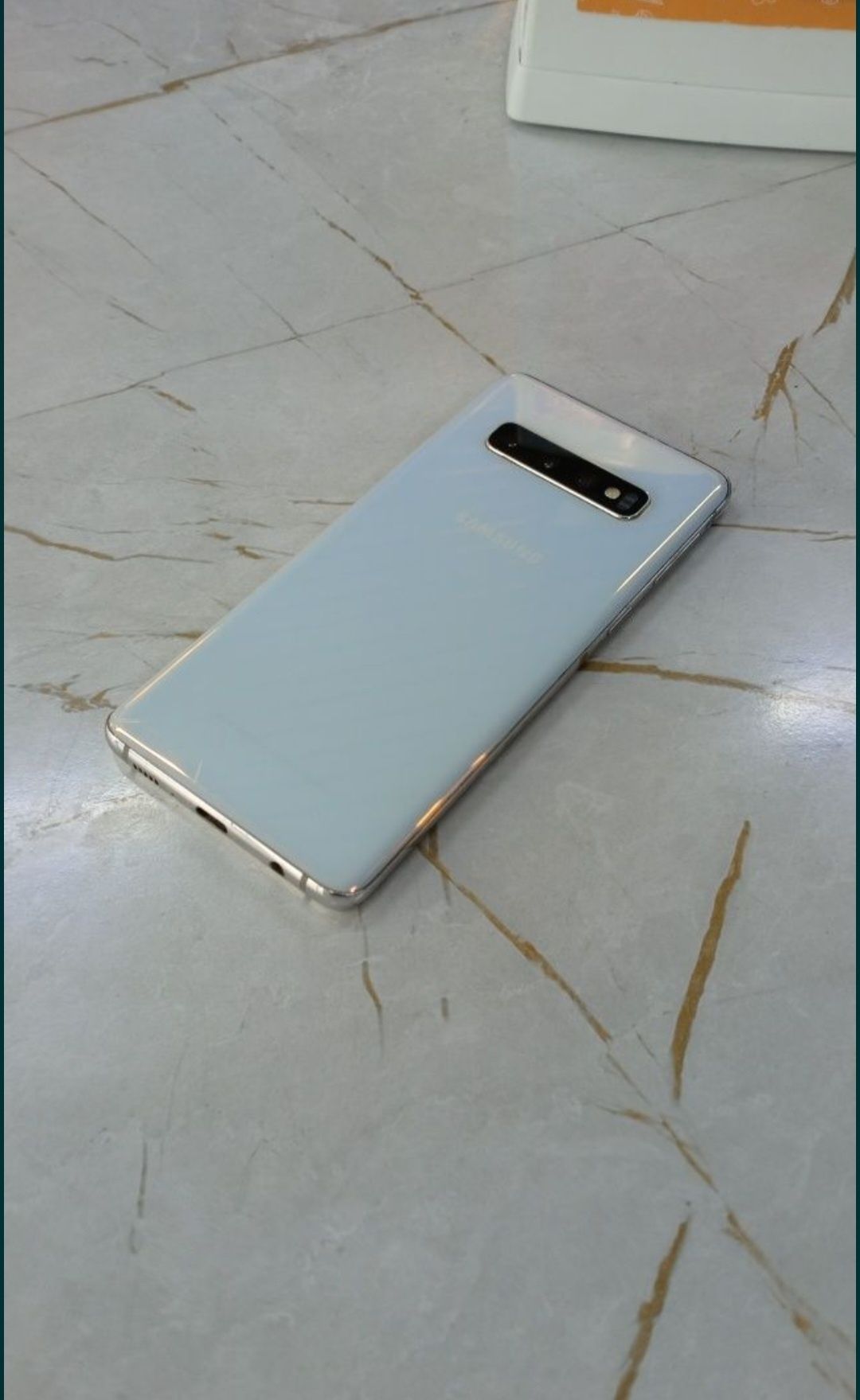 Samsung S10+ жағдайы жаксы обмен бар