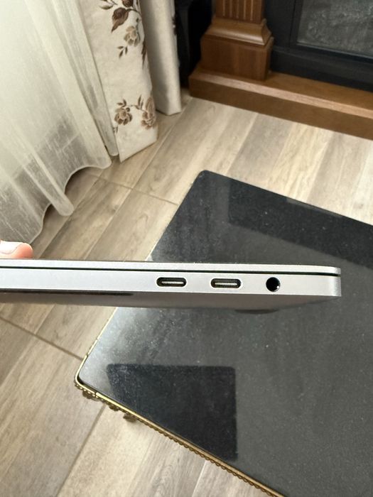 MacBook Pro 13 4TB3 Ports 16Gb Ram 512Gb NVMe