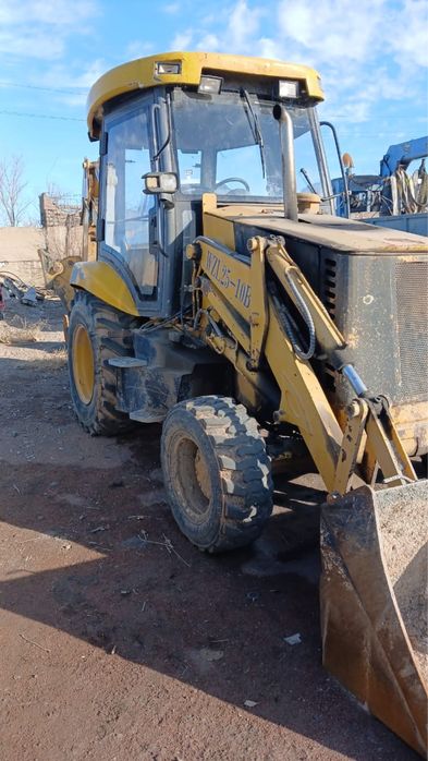 Продается экскаватор 3в1