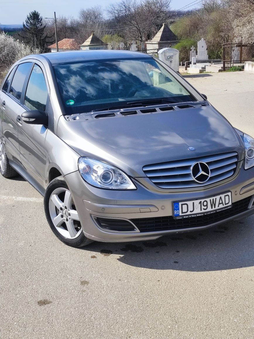 Mercedes b class benzina și diesel