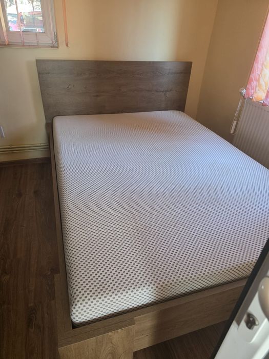 Pat matrimonial puțin folosit 160x200