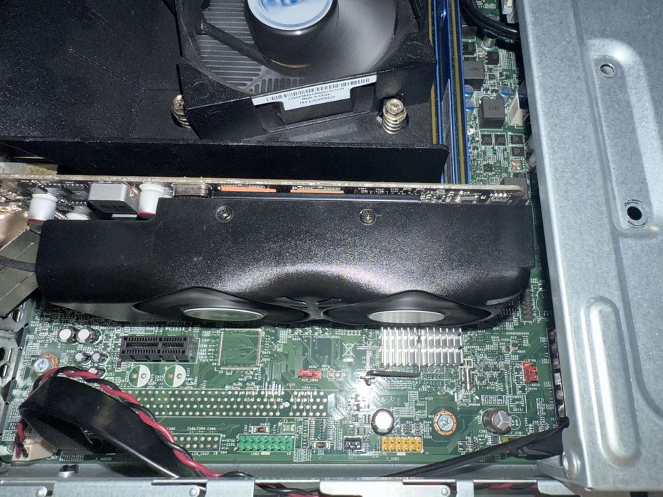 Pc intel i5 4570, 16gb ram, Nvidia GTX 1050ti 4gb, ssd 240gb.