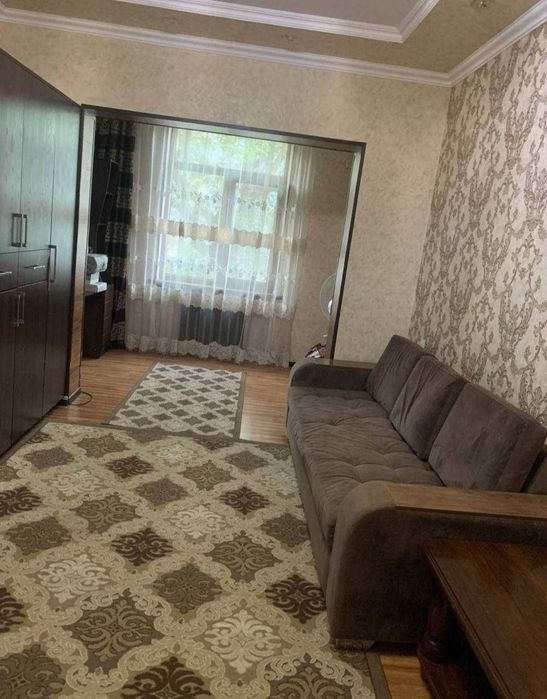 Квартира на Кушбеги 2/2/5 общ пл 50м  с обстановкой