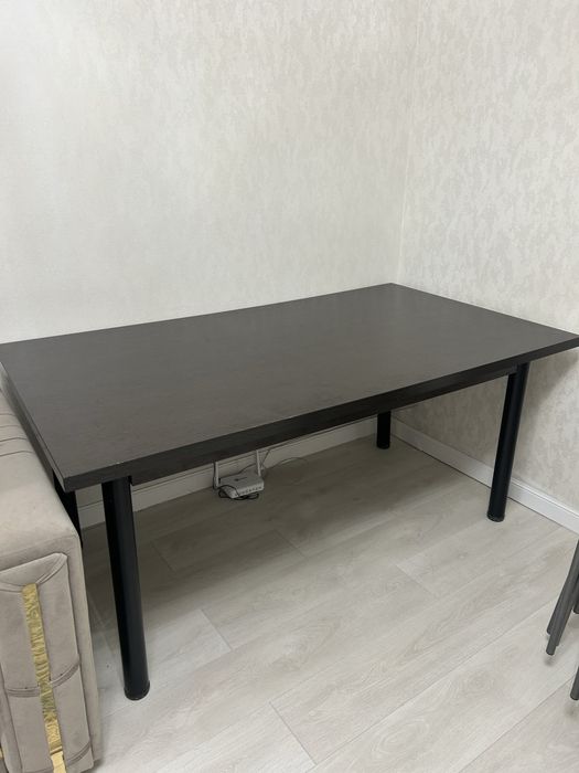 Продам Стол для гостиной 165 см
