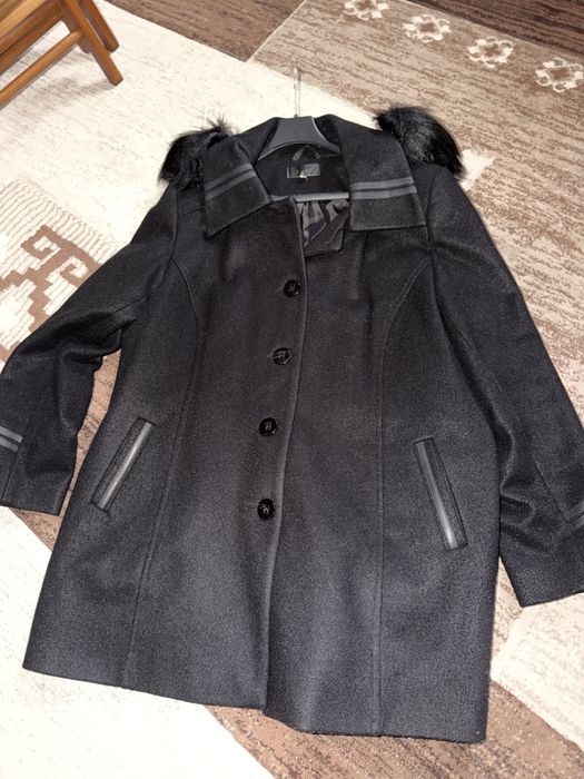 Vand Palton iarna negru