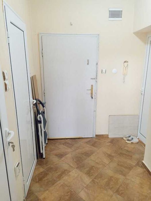 Продава се Двустаен апартамент в Бургас, Лазур - 72 кв.м за 2181 €/кв.м - Снимка #1