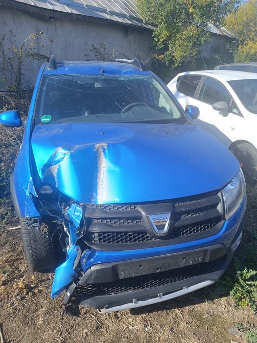 Vând DACIA Sandero Stepway avariat 0.9tce 2016