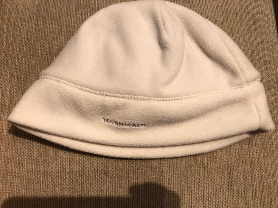 Дамски дрехи по 5 лв броя.