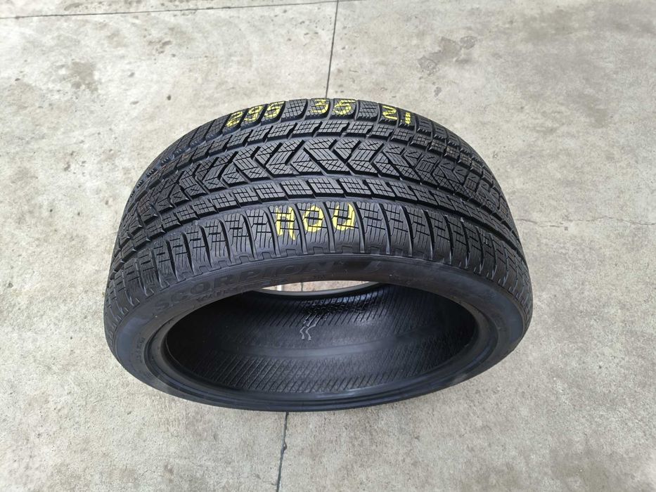 O anvelopa noua de iarna 295 35 21 pirelli scorpion winter N0