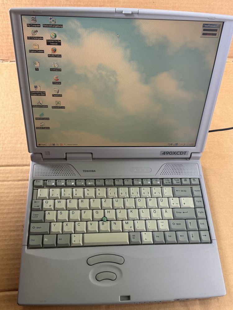 Ретро лаптоп Toshiba Satellite Pro 490 CDT , Windows 98