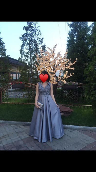 Продам платье нарядное на выпускной