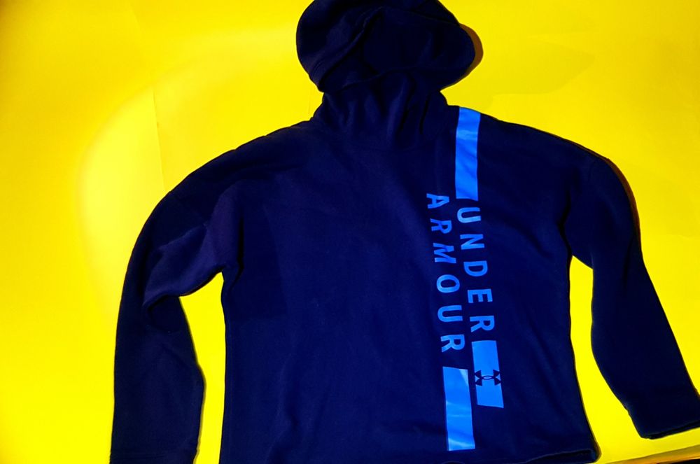 Under Armor  суичър