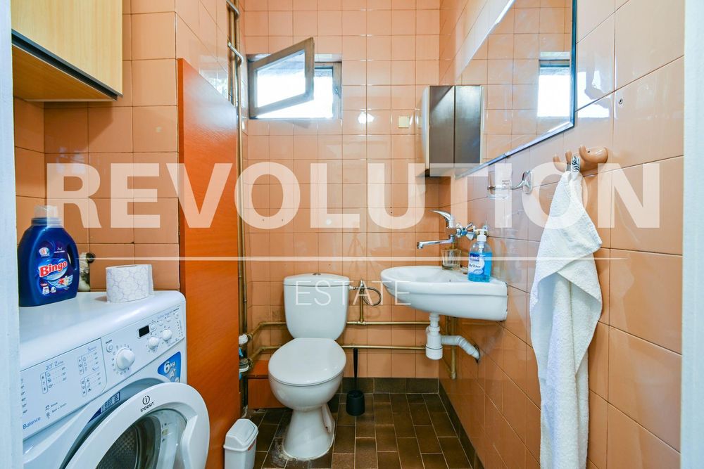 Продава се Тристаен апартамент в София, Медицинска академия - 84 кв.м за 5239 €/кв.м - Снимка #9