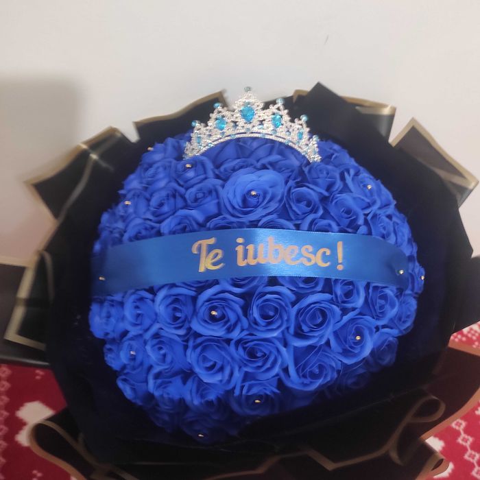 Buchete cu trandafiri de săpun parfumați și Stitch preț de la 150 lei