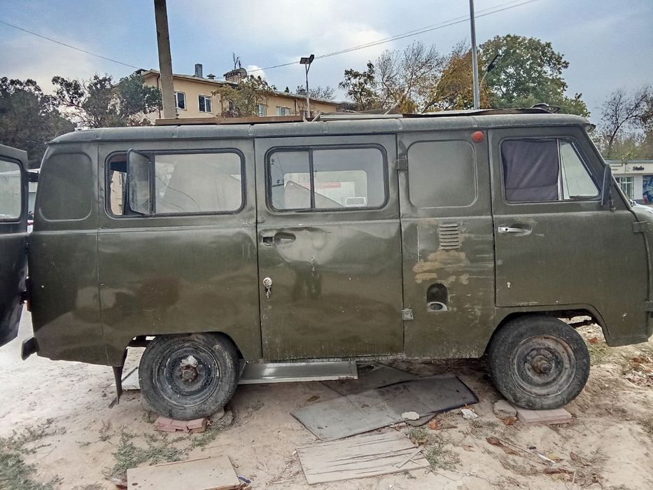 UAZ Sotiladi yili 1990