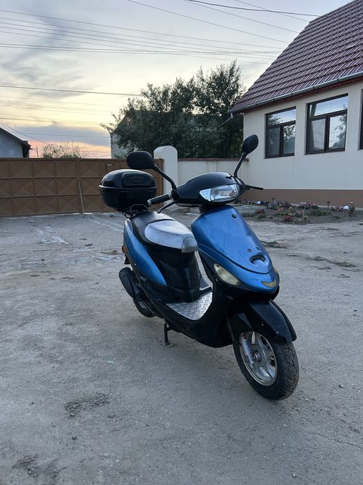Vând scuter 49cc 4t
