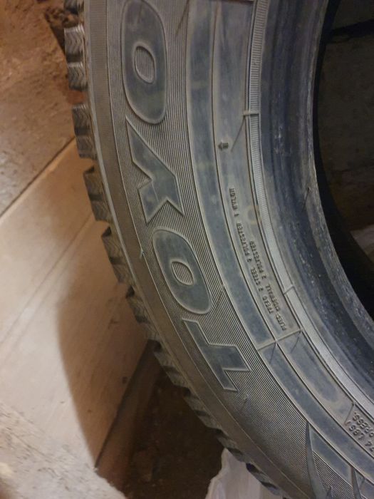 Продам зимние шины R 17 Toyo