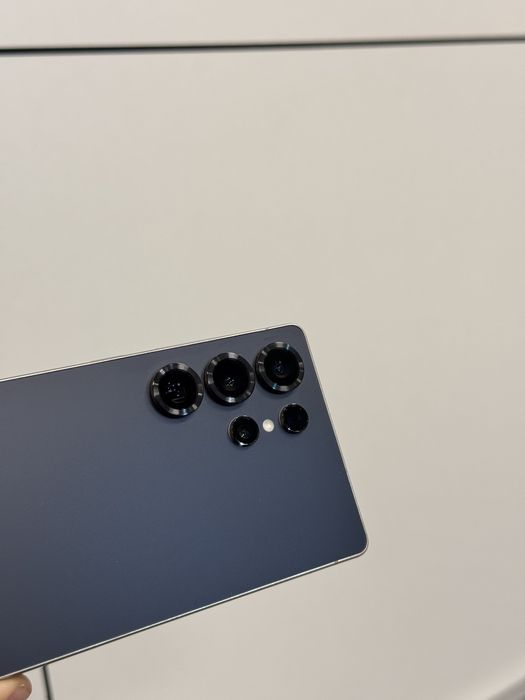 Продавам Samsung S25 ULTRA 33 цикъла