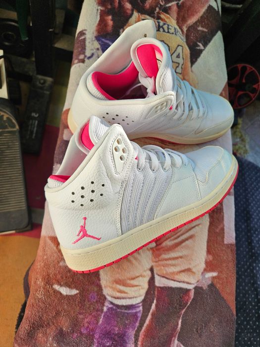 Дамски маратонки Air Jordan 1 номер 40
