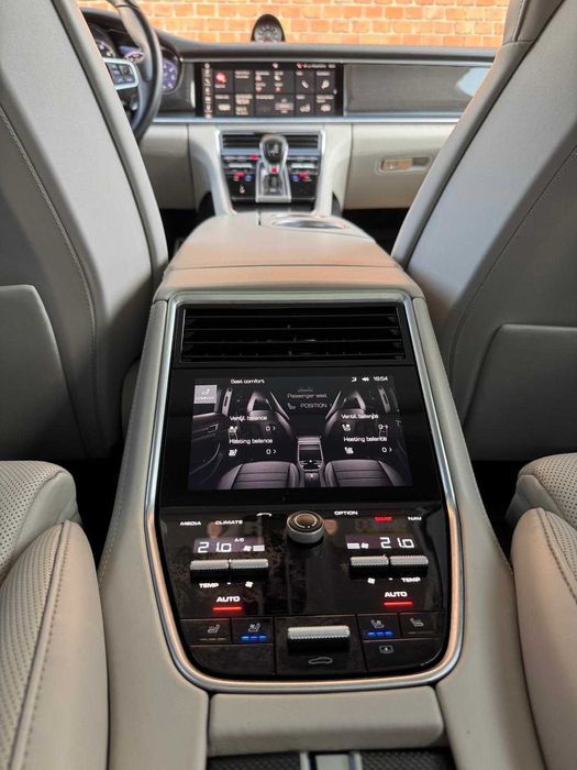 Porsche Panamera 4S - GARANTIE !!!