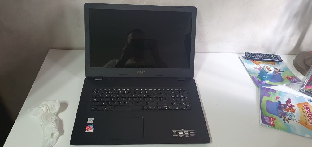 Laptop Acer negru