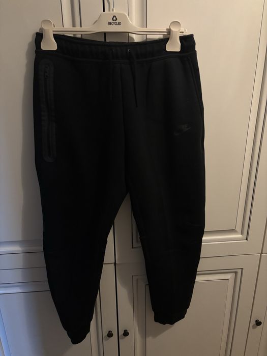 Pantaloni nike tech