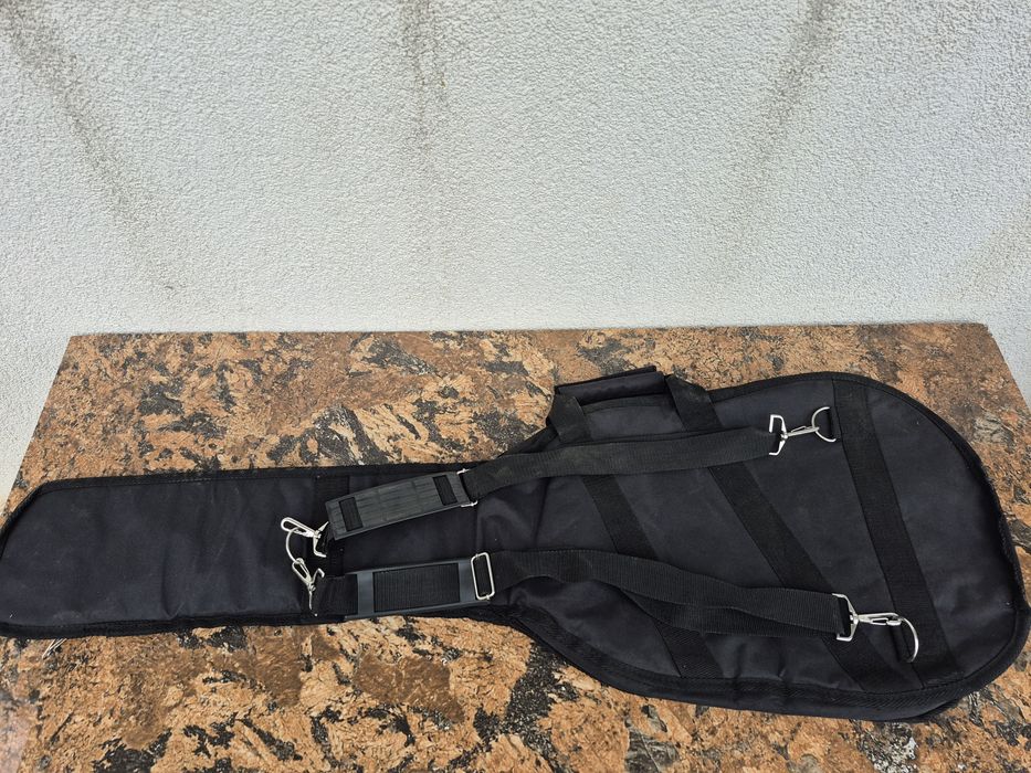 Vând husa textila culoare negra pentru chitara 


Atentie !!!

- livre