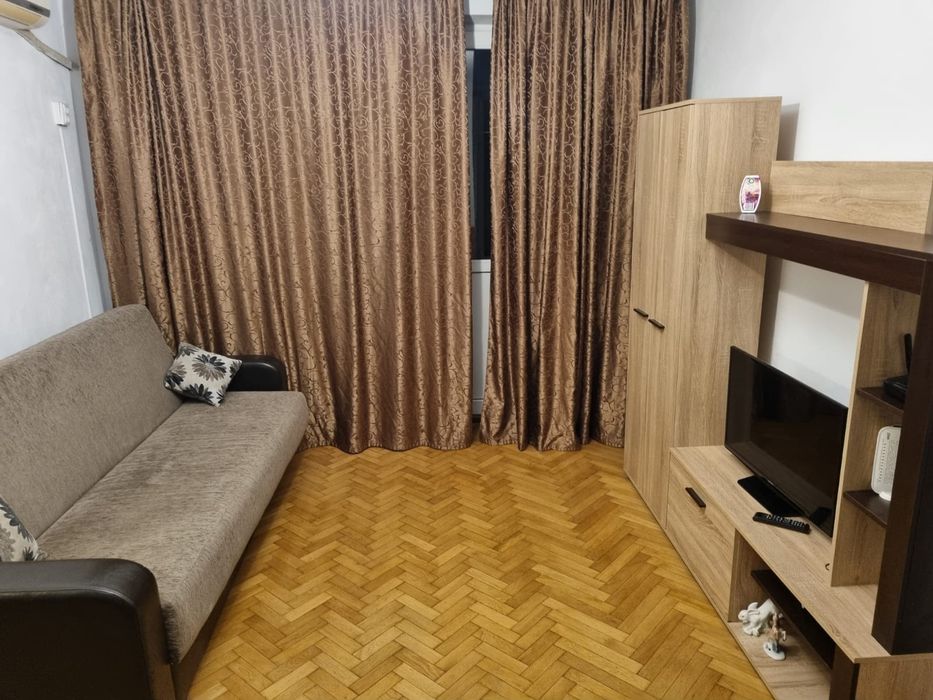 Închiriez apartament cu 2 camere