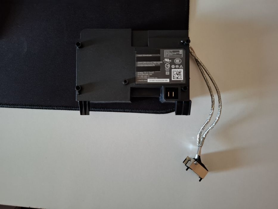 Sursa Xbox One X NOUĂ + garantie 2 ANI