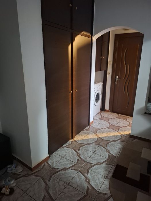 Vand apartament cu 2 camere
