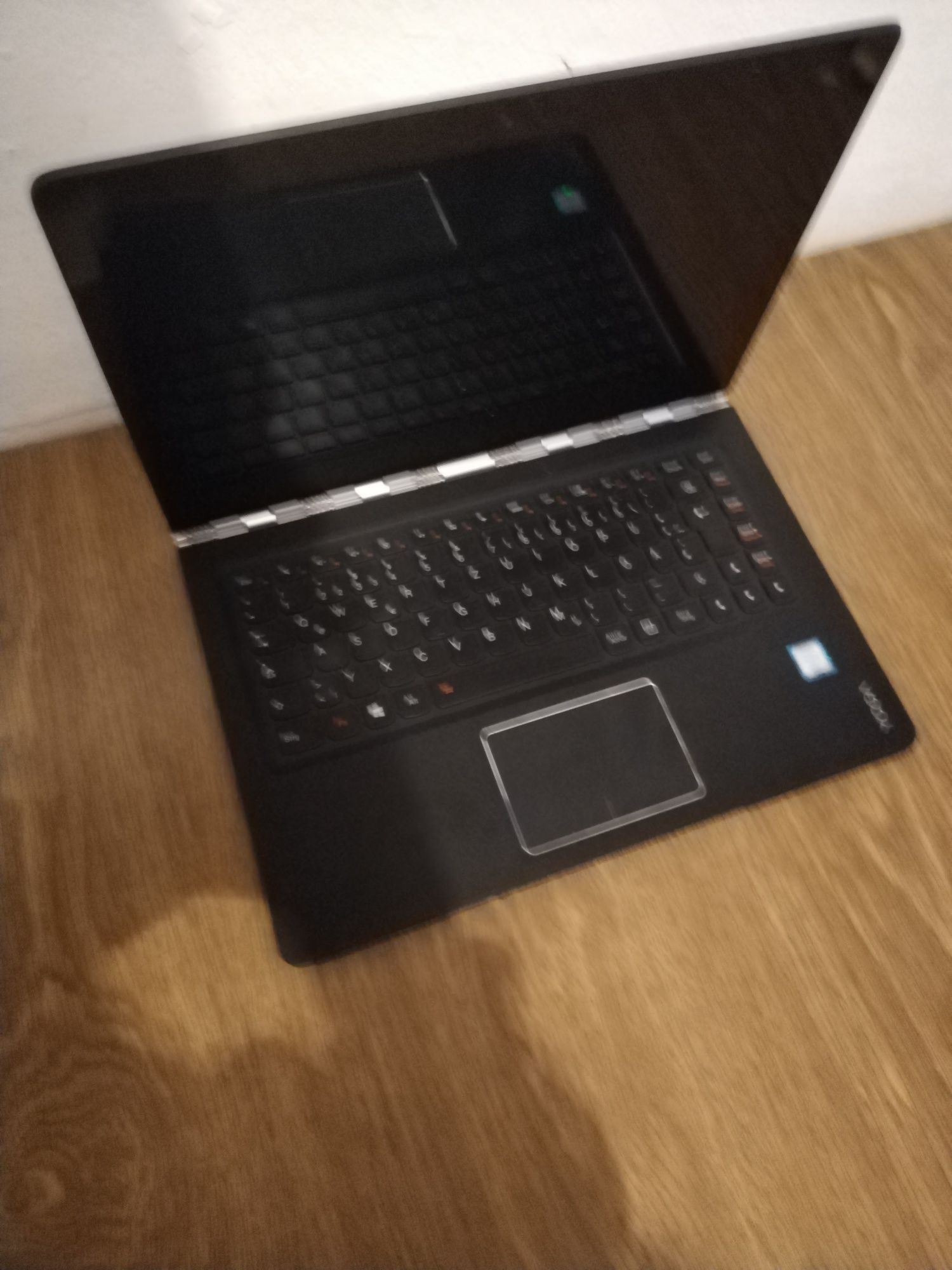 Vând sau dezmembrez laptop Lenovo yoga 900 i7