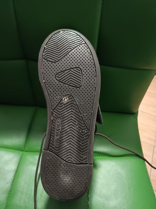 .. se vinde... Adidas
