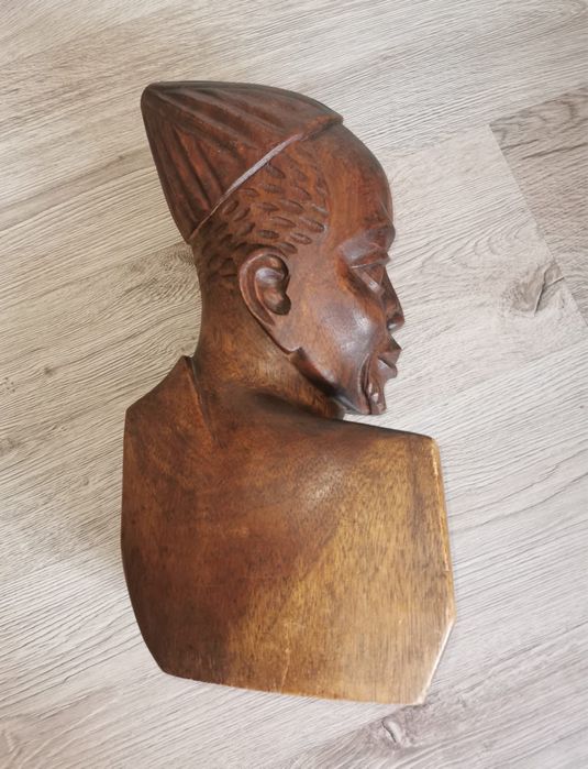 Антикварен дървен бюст от абанос и каменна колона пиедестал постамент