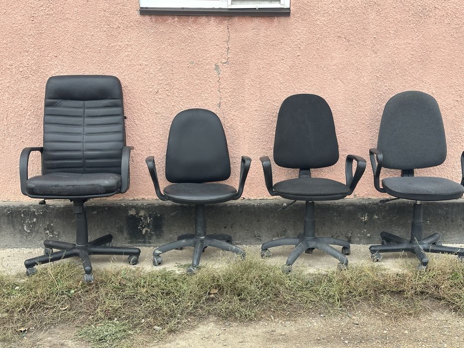 Продам стулья офисные