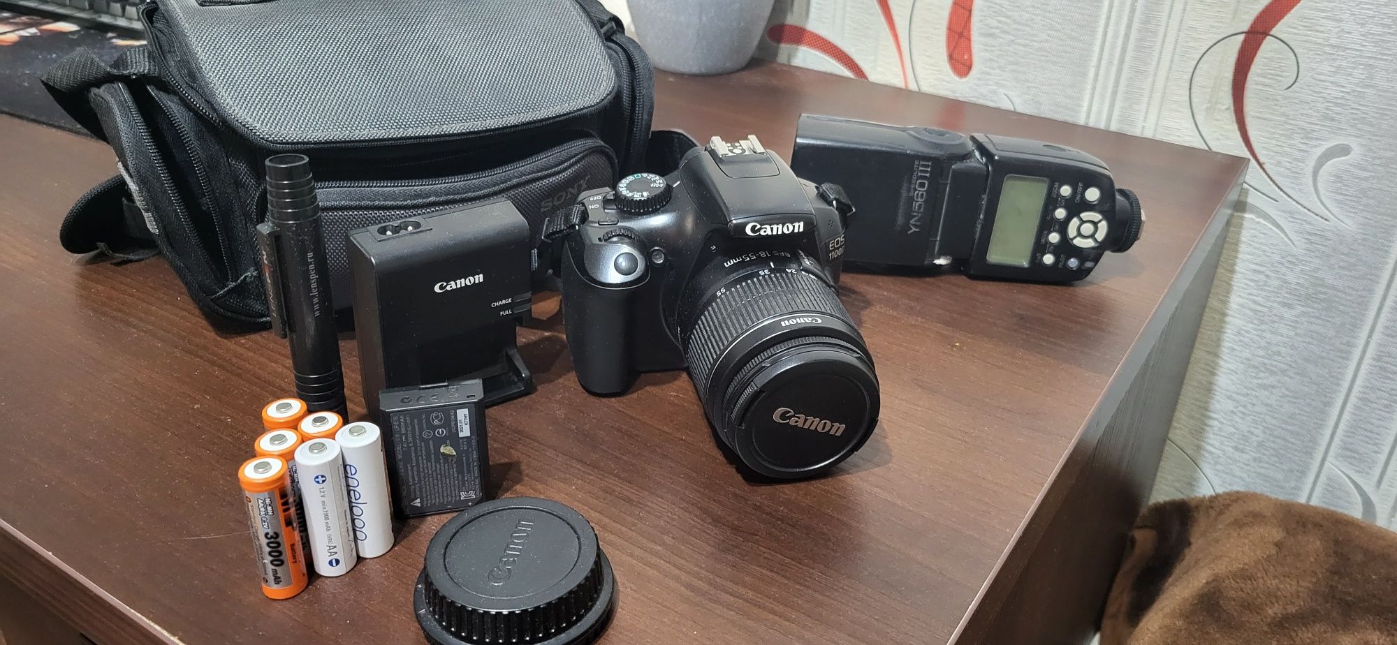 Canon 1100d Зеркальный фотоаппарат