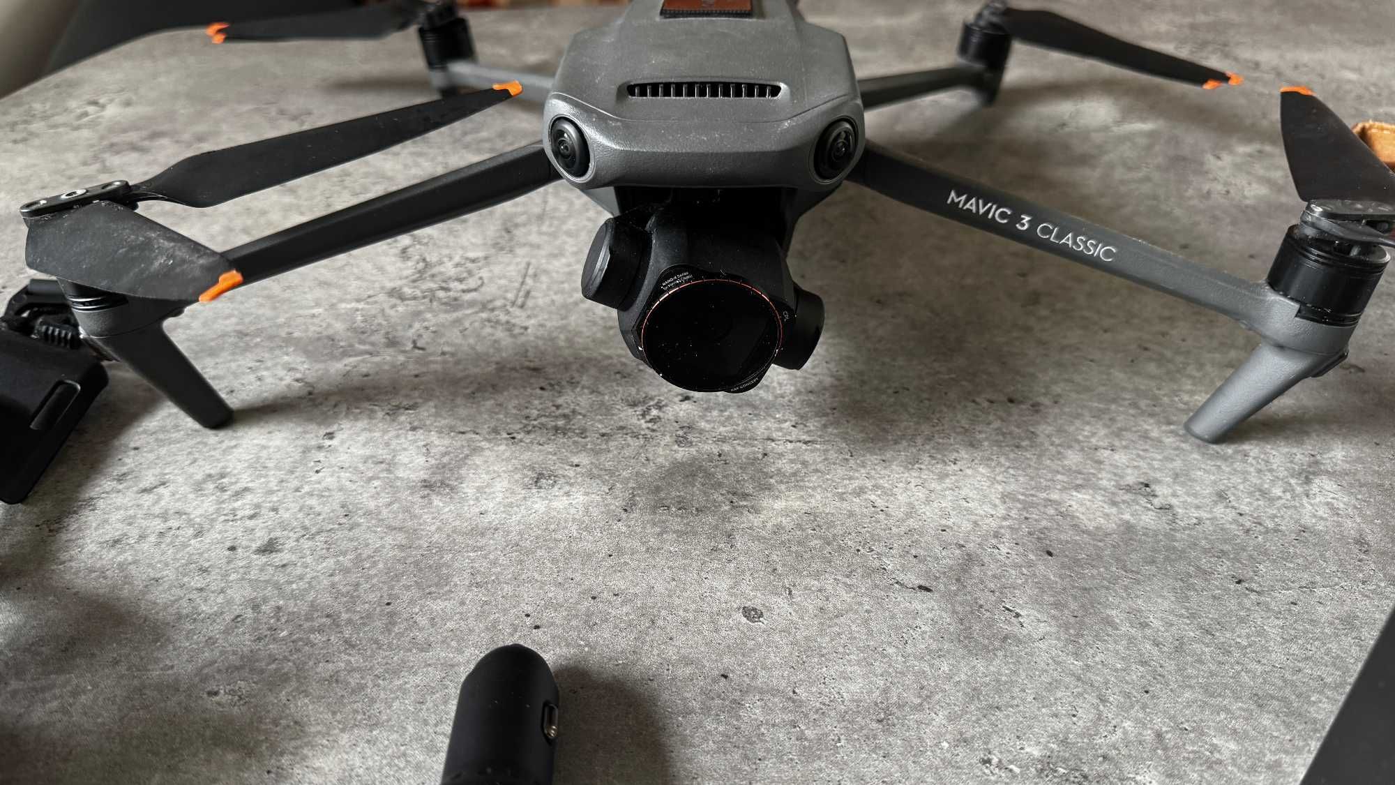DJI MAVIC 3 Classic+RC Remote+ DJI Mavic 3 Series Kit Fly More