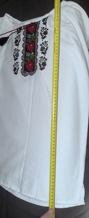 Ie costum popular foarte frumoasa