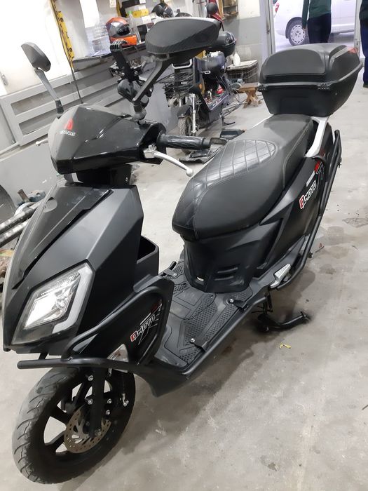 Skuter qiumotors 125cc