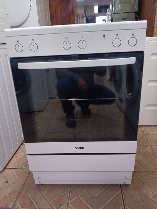 Свободно стояща печка с керамичен плот VOSS  2 години Гаранция!