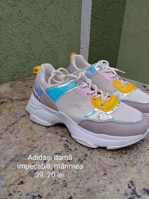 Adidași pentru femei