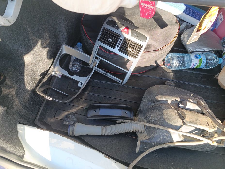 Продавам Пежо 307sw 2.0i на части