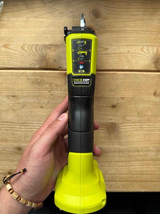 Foarfeca de gradina Ryobi RY18SCXA pentru taiat crengi /vie