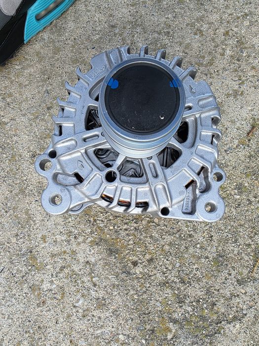 Vând alternator nou original  Valeo cod 05E903026K