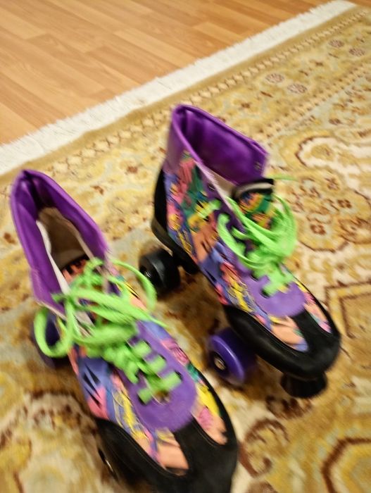 Se vinde o pereche de Role 4 roti model jocks