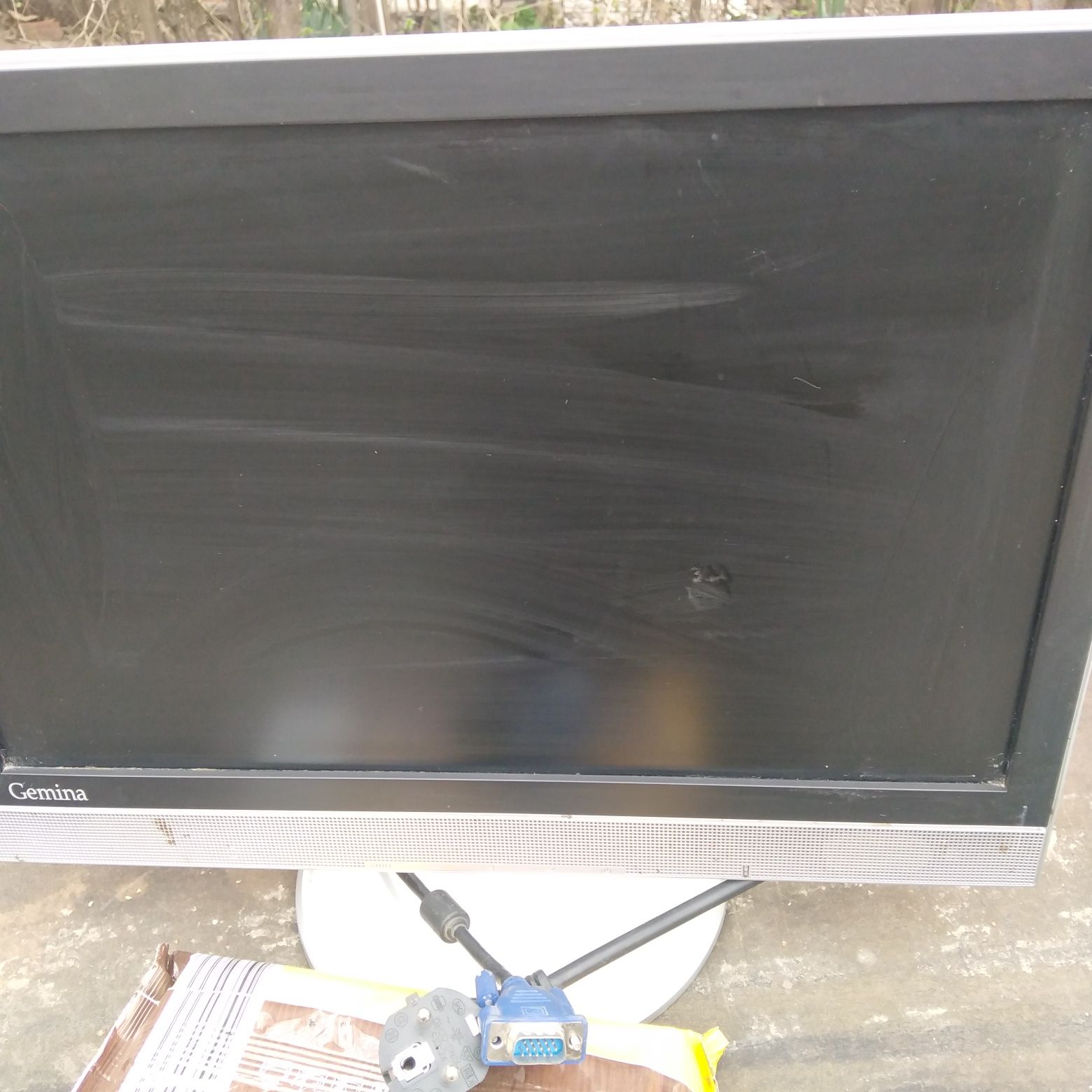 Monitor Gamina diagonala 44 cm