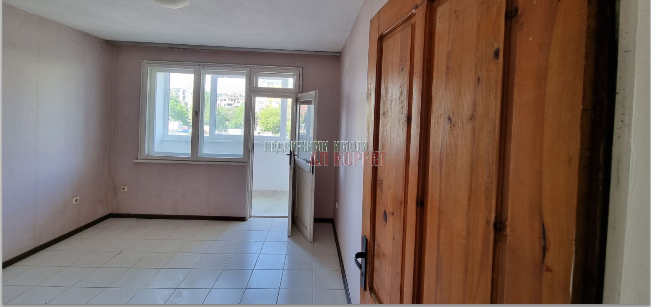 3-стаен тухлен апартамент с гараж , Варна-ХЕИ ,площ 125 кв. м.  цена